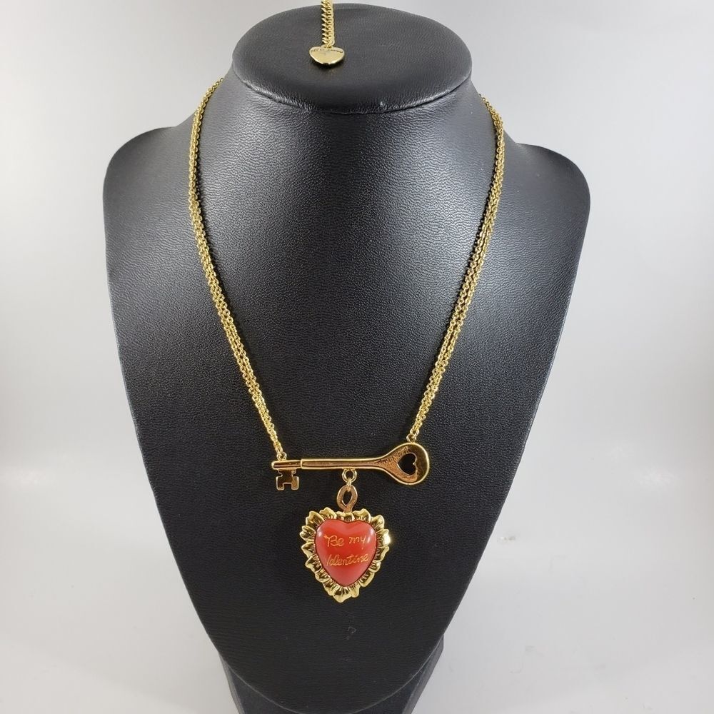 COPY - Betsey Johnson RARE VINTAGE Be My Valentine Vintage key necklace